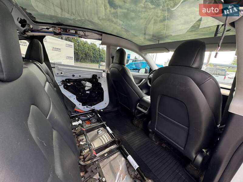 Внедорожник / Кроссовер Tesla Model Y 2020 в Луцке
