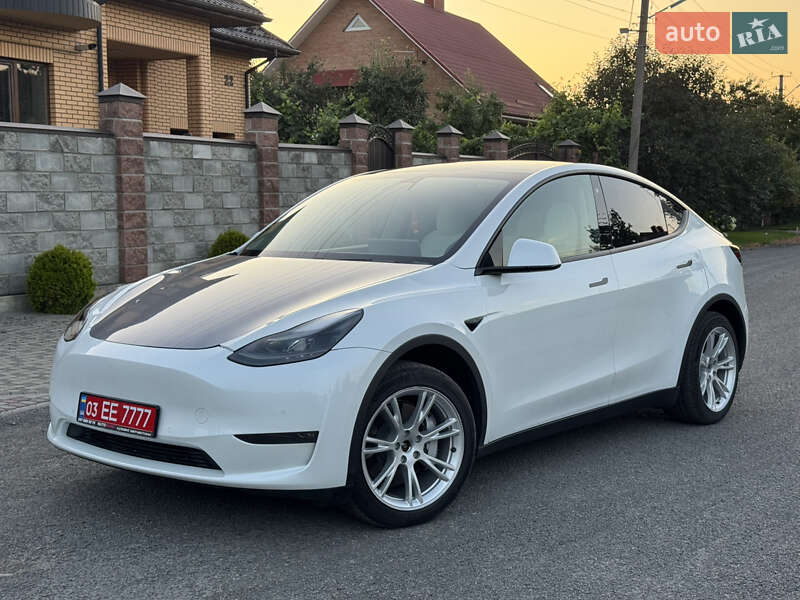 Tesla Model Y 2020