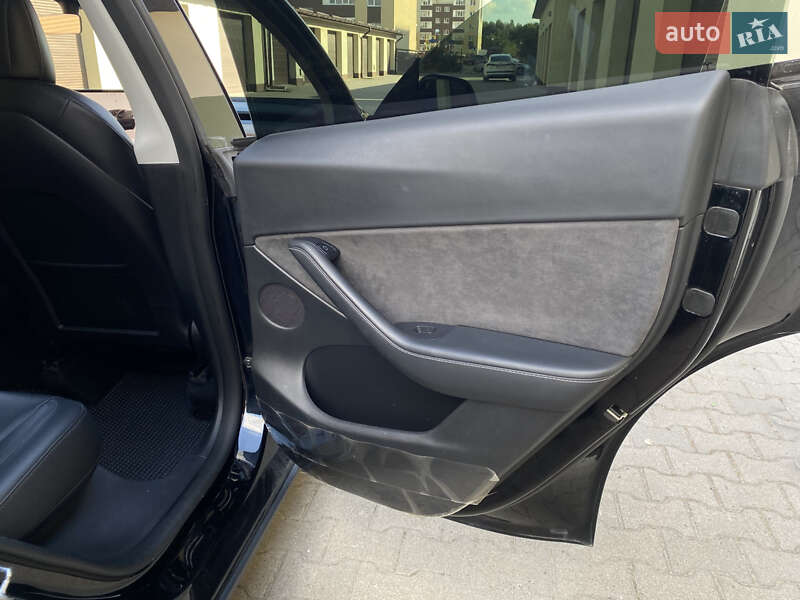 Внедорожник / Кроссовер Tesla Model Y 2022 в Хмельницком