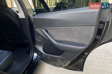 Позашляховик / Кросовер Tesla Model Y 2022 в 