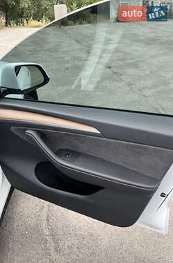 Внедорожник / Кроссовер Tesla Model Y 2023 в 