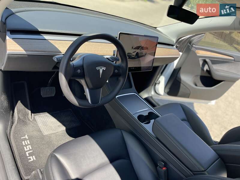 Внедорожник / Кроссовер Tesla Model Y 2023 в Одессе