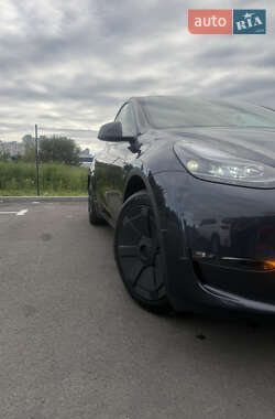 Внедорожник / Кроссовер Tesla Model Y 2024 в 
