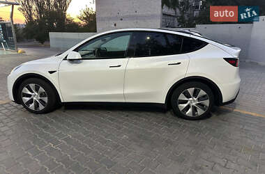 Внедорожник / Кроссовер Tesla Model Y 2021 в 