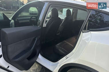 Внедорожник / Кроссовер Tesla Model Y 2021 в 