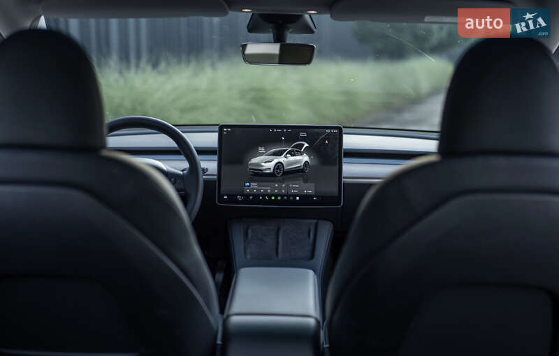 Внедорожник / Кроссовер Tesla Model Y 2023 в Киеве