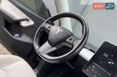 Внедорожник / Кроссовер Tesla Model Y 2020 в 