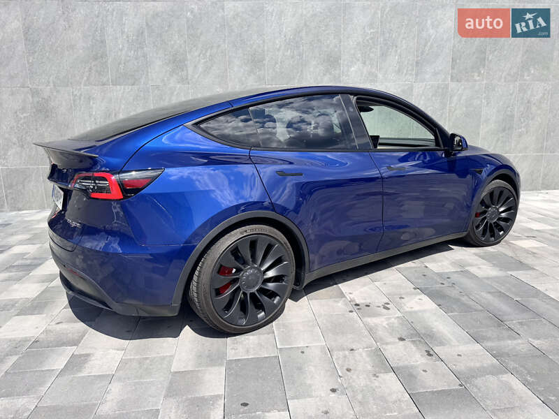 Внедорожник / Кроссовер Tesla Model Y 2023 в Киеве