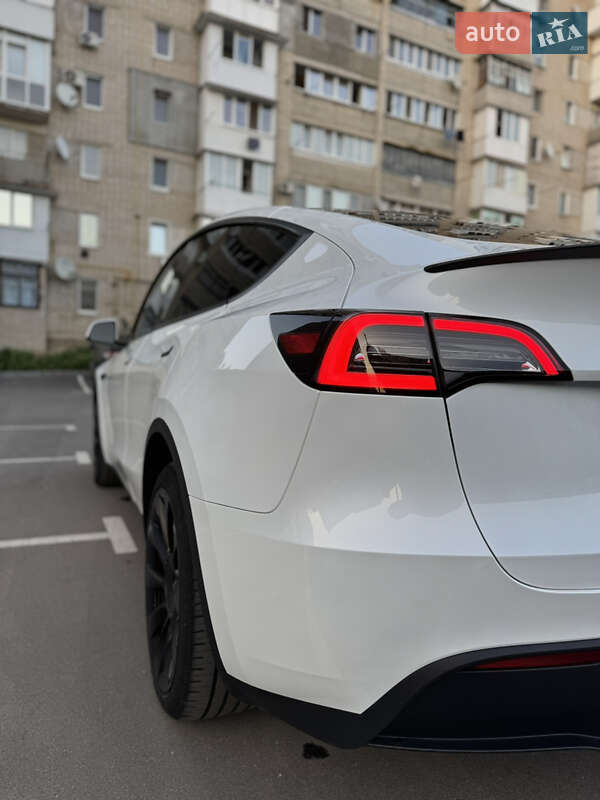 Внедорожник / Кроссовер Tesla Model Y 2023 в Могилев-Подольске