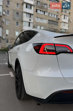 Внедорожник / Кроссовер Tesla Model Y 2023 в 