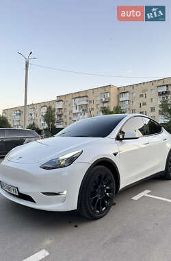 Внедорожник / Кроссовер Tesla Model Y 2023 в 
