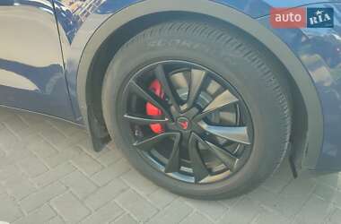Внедорожник / Кроссовер Tesla Model Y 2021 в 