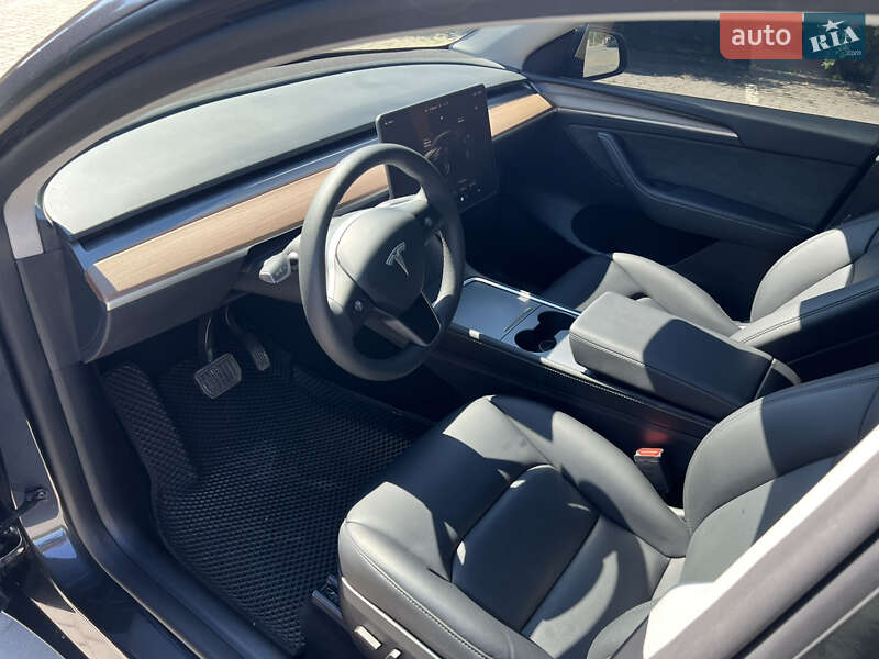 Внедорожник / Кроссовер Tesla Model Y 2024 в Тернополе