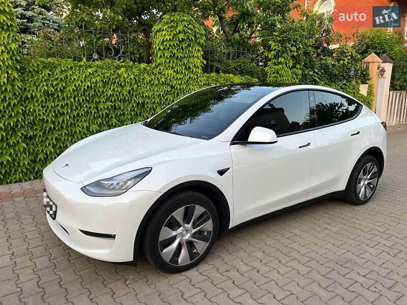 Tesla Model Y 2021