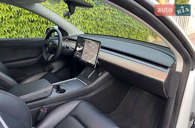 Внедорожник / Кроссовер Tesla Model Y 2021 в 