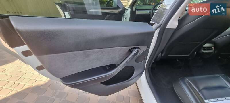Внедорожник / Кроссовер Tesla Model Y 2023 в Кицмани