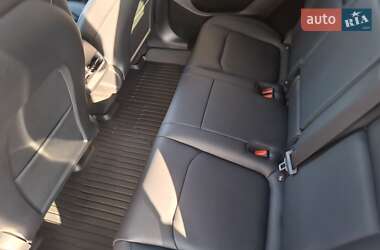 Позашляховик / Кросовер Tesla Model Y 2023 в 