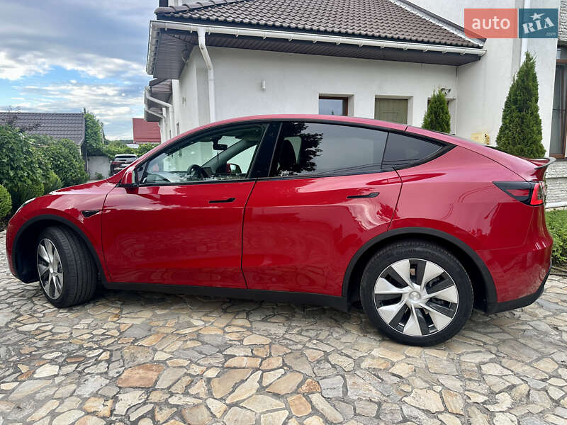 Внедорожник / Кроссовер Tesla Model Y 2023 в Киеве