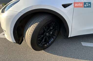 Внедорожник / Кроссовер Tesla Model Y 2021 в 