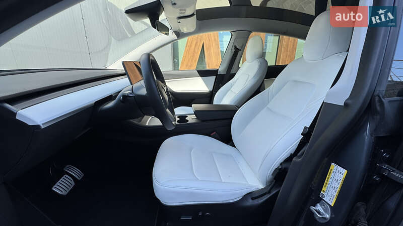 Внедорожник / Кроссовер Tesla Model Y 2021 в Луцке