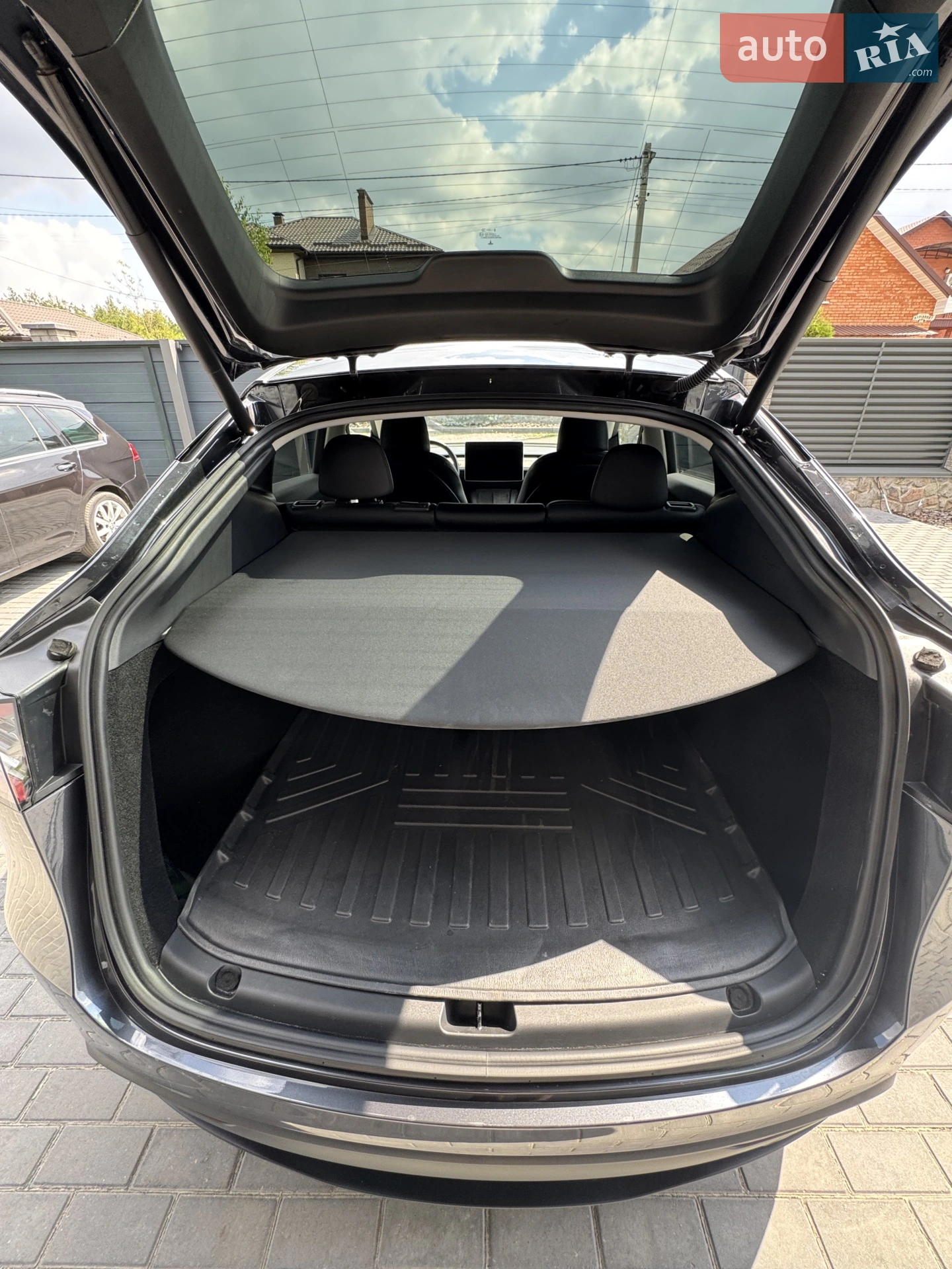 2024 Tesla Model Y - мініатюра 17