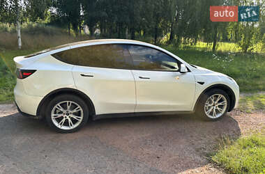 Внедорожник / Кроссовер Tesla Model Y 2021 в 