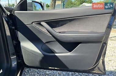 Внедорожник / Кроссовер Tesla Model Y 2020 в 