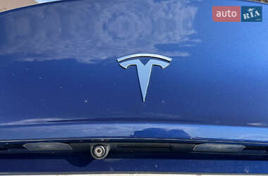 Внедорожник / Кроссовер Tesla Model Y 2020 в 