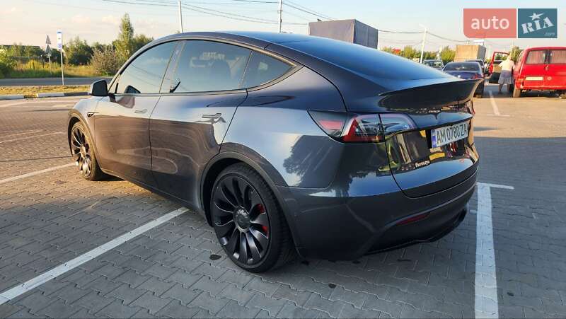 Внедорожник / Кроссовер Tesla Model Y 2021 в Погребах