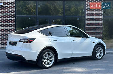 Внедорожник / Кроссовер Tesla Model Y 2021 в 