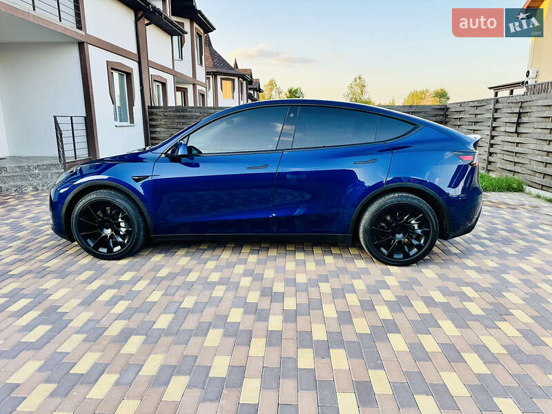Внедорожник / Кроссовер Tesla Model Y 2023 в Киеве