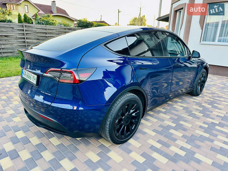 Внедорожник / Кроссовер Tesla Model Y 2023 в Киеве