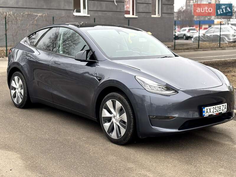 Tesla Model Y 2023