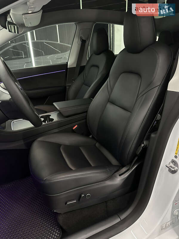 Внедорожник / Кроссовер Tesla Model Y 2022 в Киеве