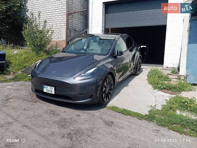 Tesla Model Y 2022