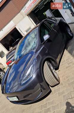 Внедорожник / Кроссовер Tesla Model Y 2024 в 