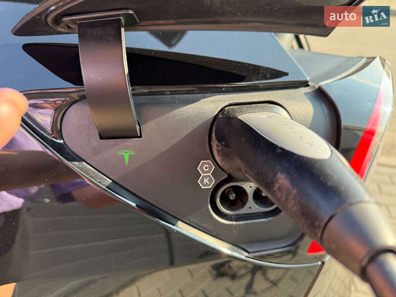 Внедорожник / Кроссовер Tesla Model Y 2022 в Днепре