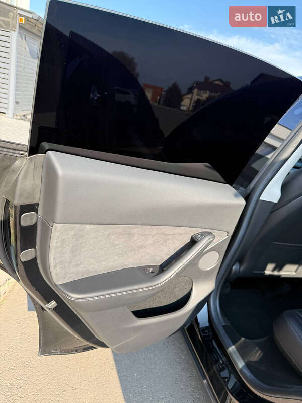 Внедорожник / Кроссовер Tesla Model Y 2022 в Днепре