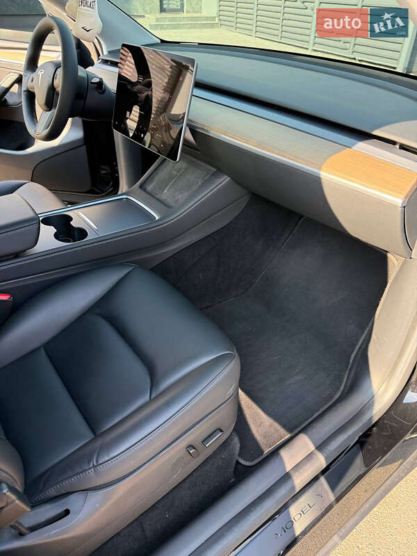 Внедорожник / Кроссовер Tesla Model Y 2022 в Днепре
