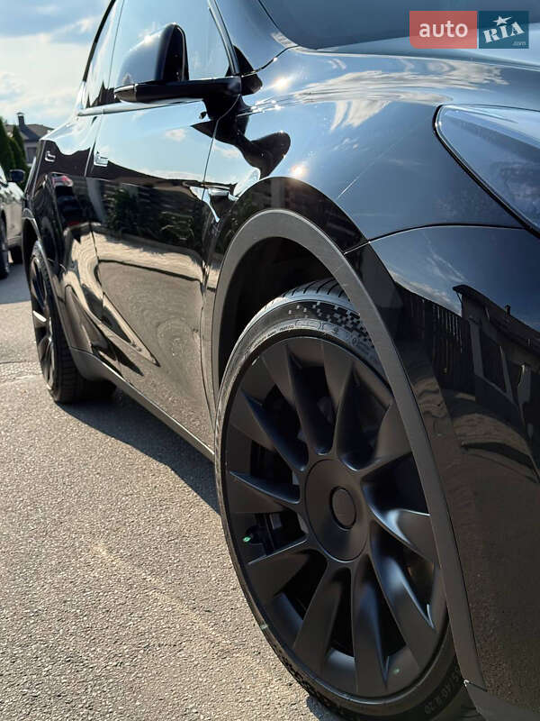 Внедорожник / Кроссовер Tesla Model Y 2022 в Днепре