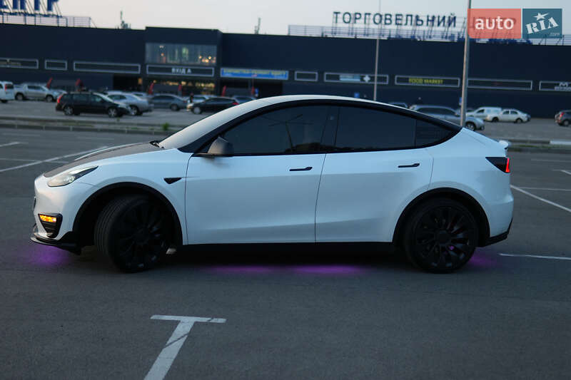 Позашляховик / Кросовер Tesla Model Y 2023 в Дніпрі фото 5 Позашляховик / Кросовер Tesla Model Y 2023 в Дніпрі