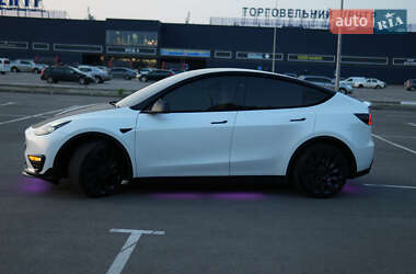 Внедорожник / Кроссовер Tesla Model Y 2023 в 