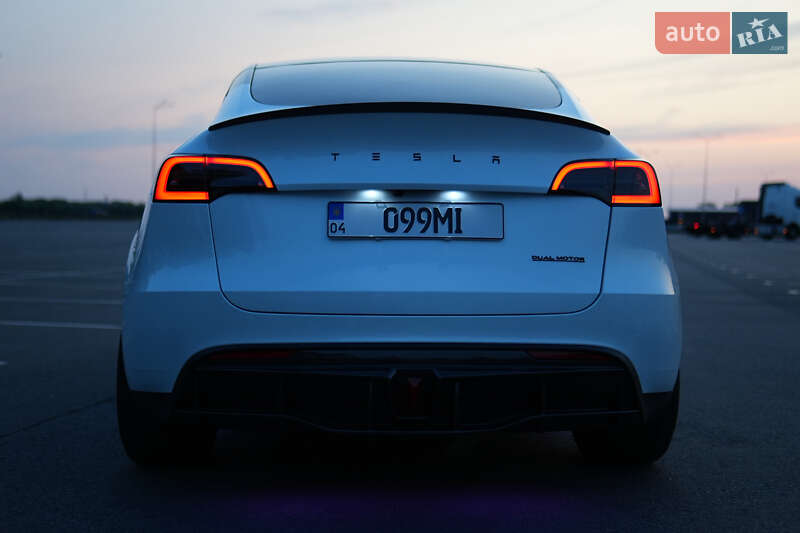 Позашляховик / Кросовер Tesla Model Y 2023 в Дніпрі фото 9 Позашляховик / Кросовер Tesla Model Y 2023 в Дніпрі