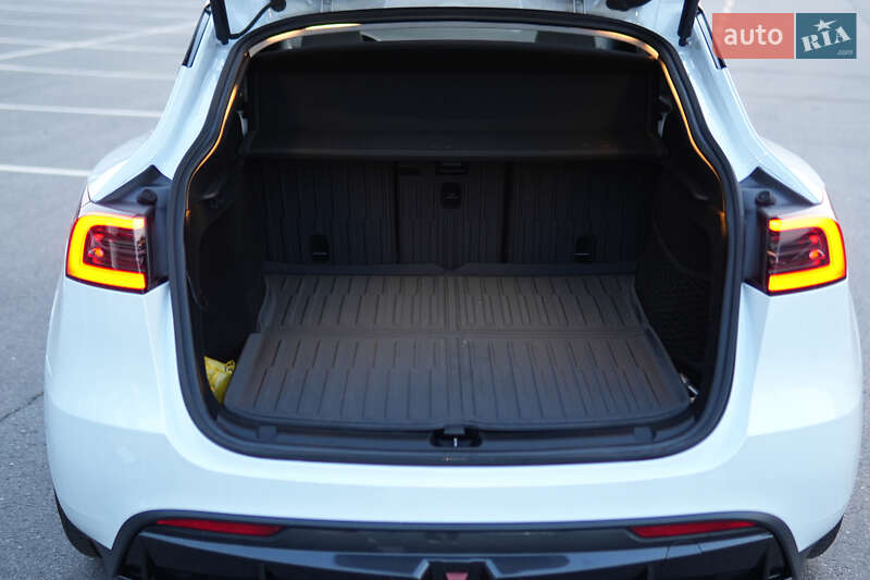 Позашляховик / Кросовер Tesla Model Y 2023 в Дніпрі фото 31 Позашляховик / Кросовер Tesla Model Y 2023 в Дніпрі