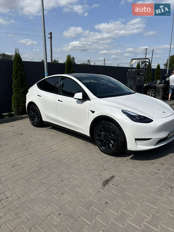 Tesla Model Y 2021