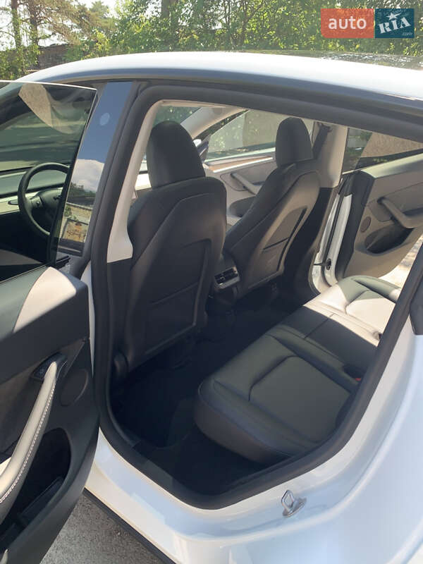 Позашляховик / Кросовер Tesla Model Y 2023 в Києві