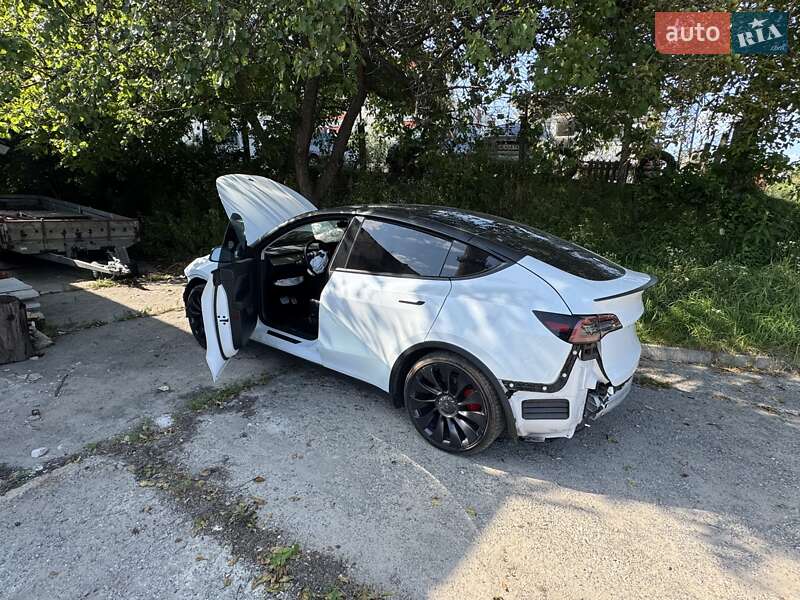 Внедорожник / Кроссовер Tesla Model Y 2022 в Ровно