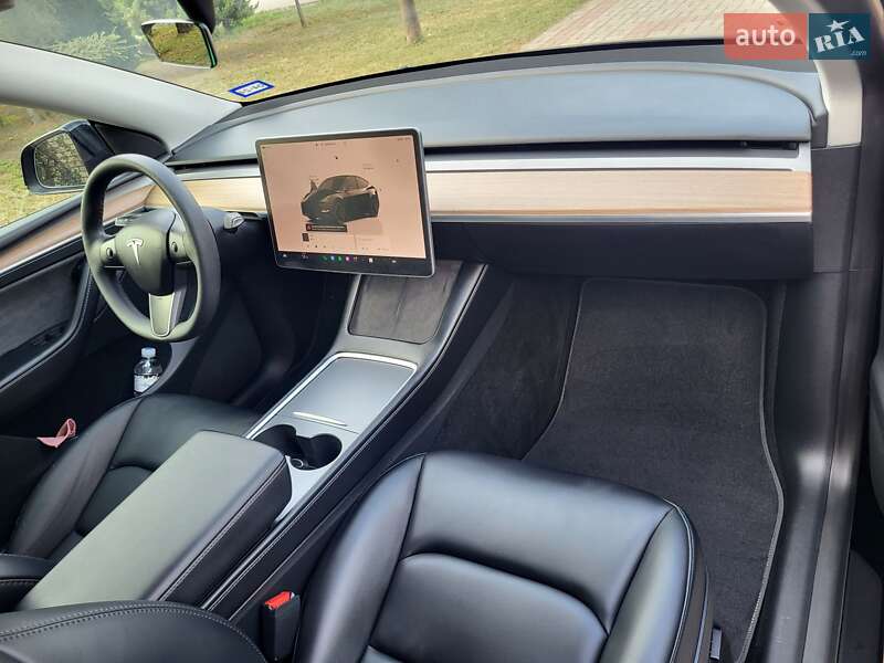 Внедорожник / Кроссовер Tesla Model Y 2023 в Запорожье