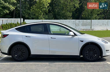 Внедорожник / Кроссовер Tesla Model Y 2021 в 