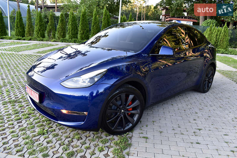 Внедорожник / Кроссовер Tesla Model Y 2024 в Харькове